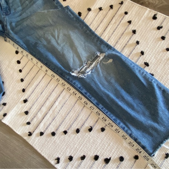 Level 99 Distressed Jeans - Picture 6 of 10